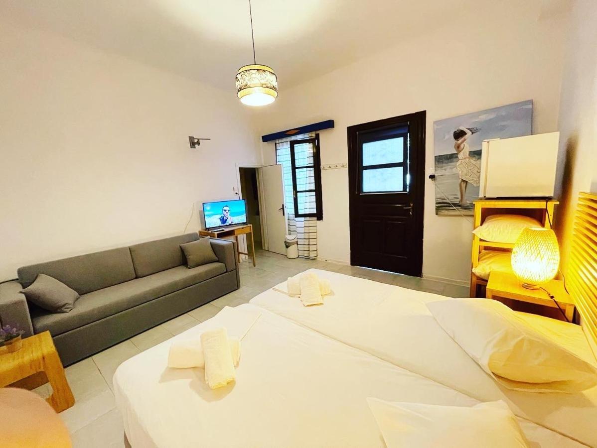 Albatross Otel Livadi  Dış mekan fotoğraf