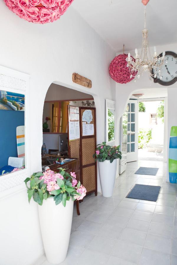 Albatross Otel Livadi  Dış mekan fotoğraf